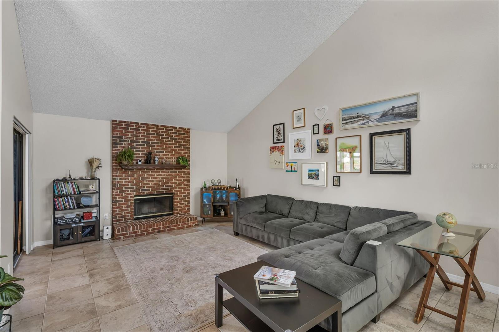 Image 9 of 44 For 6047 Shore Line Drive