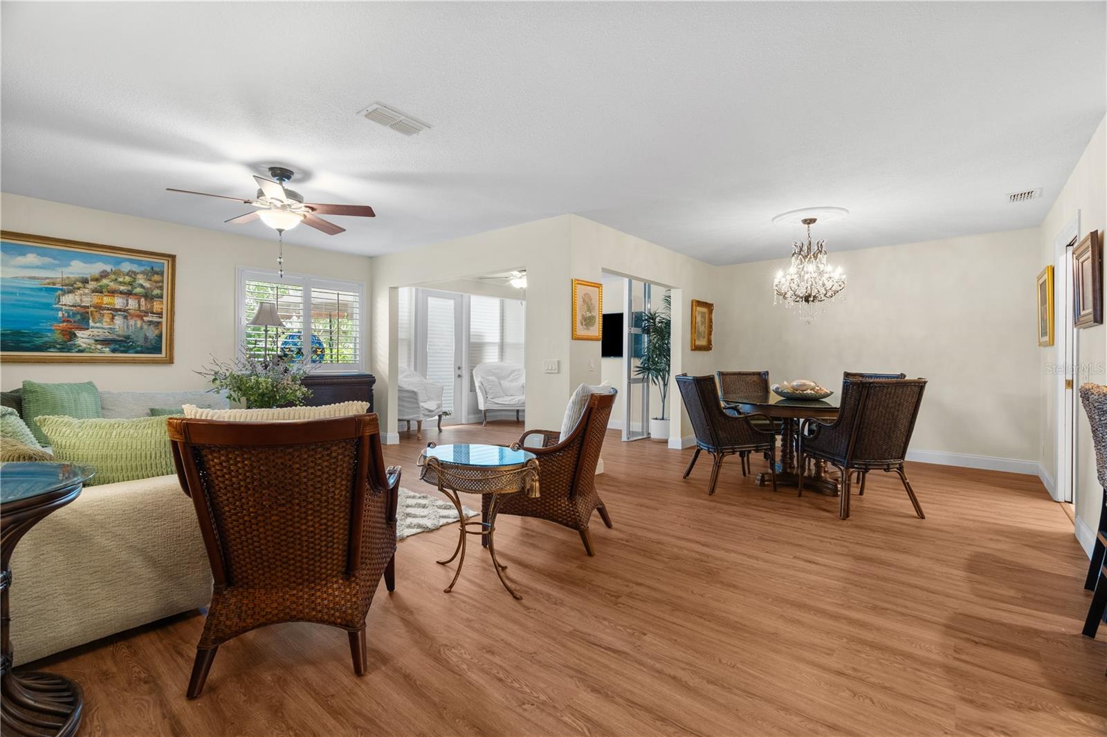 Image 16 of 53 For 623 Red Oak Circle 109