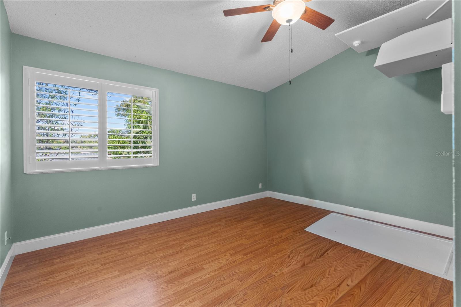 Image 29 of 53 For 623 Red Oak Circle 109