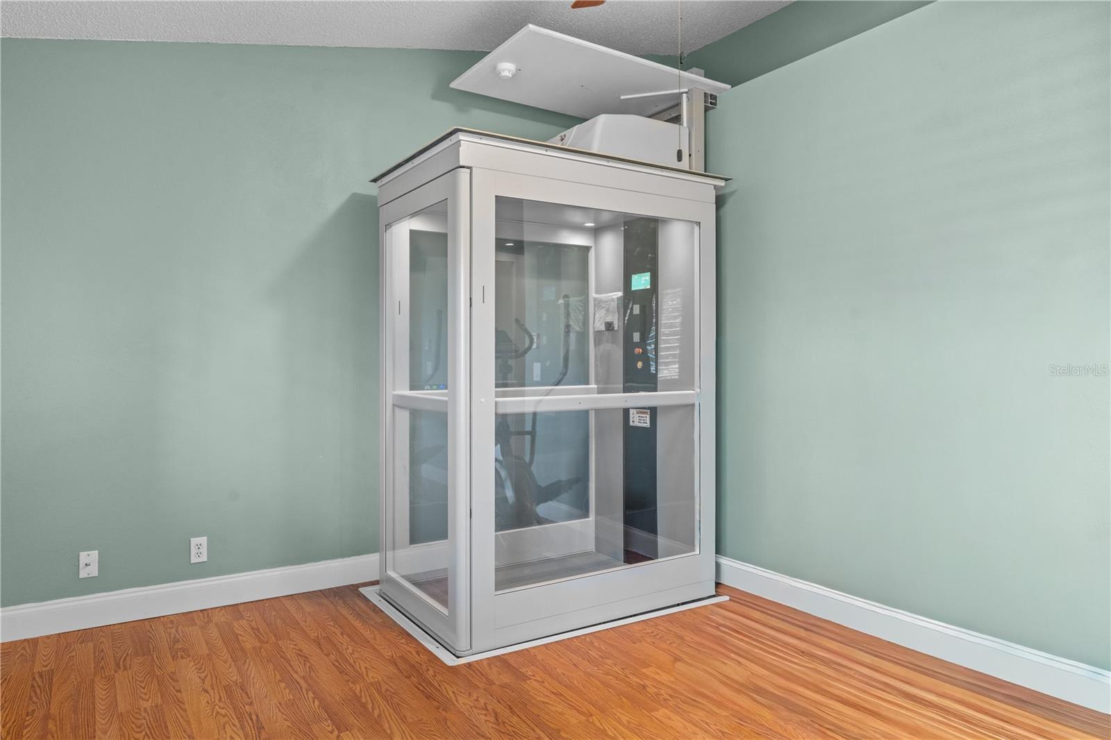 Image 31 of 53 For 623 Red Oak Circle 109