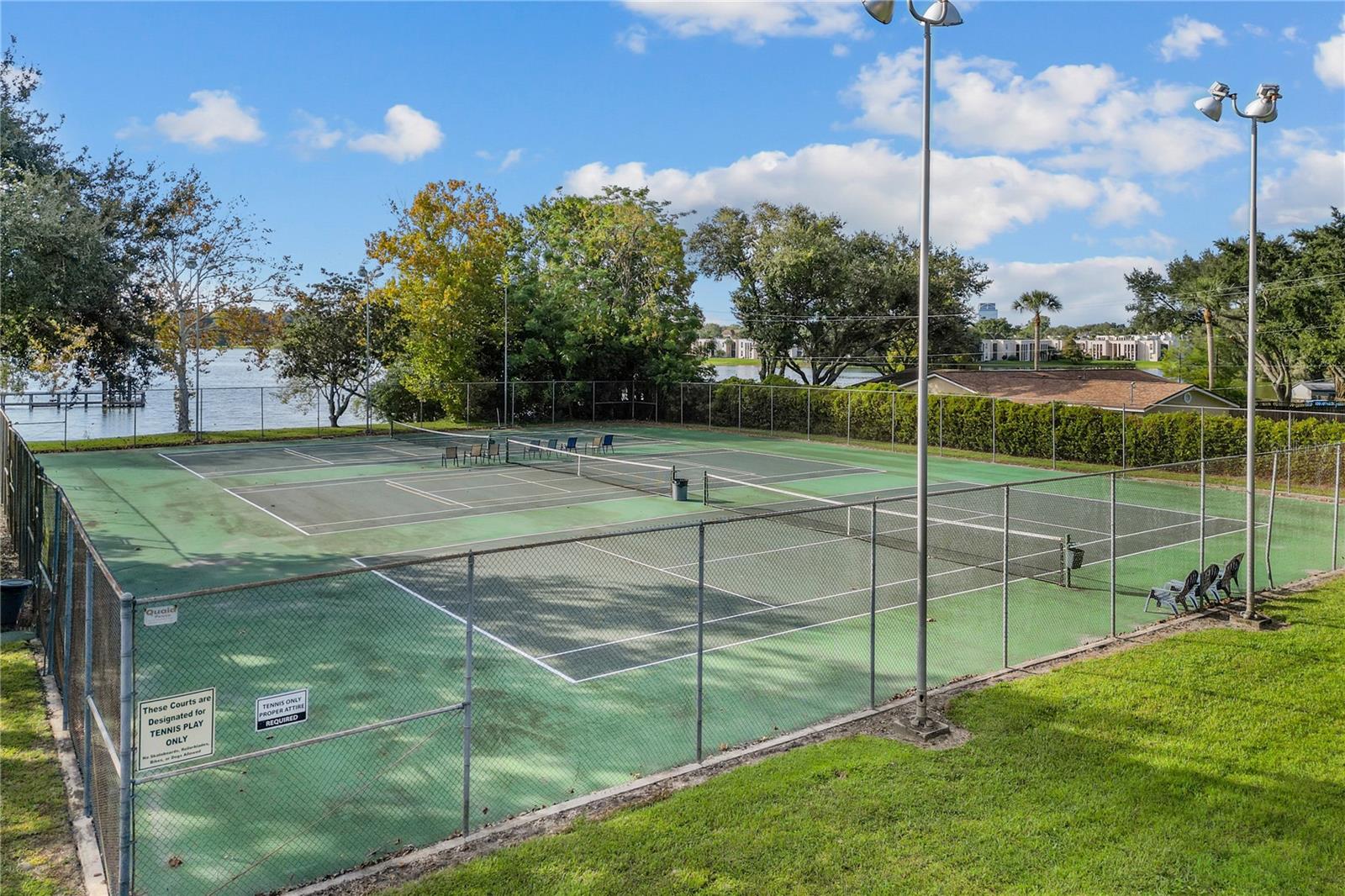 Image 44 of 53 For 623 Red Oak Circle 109