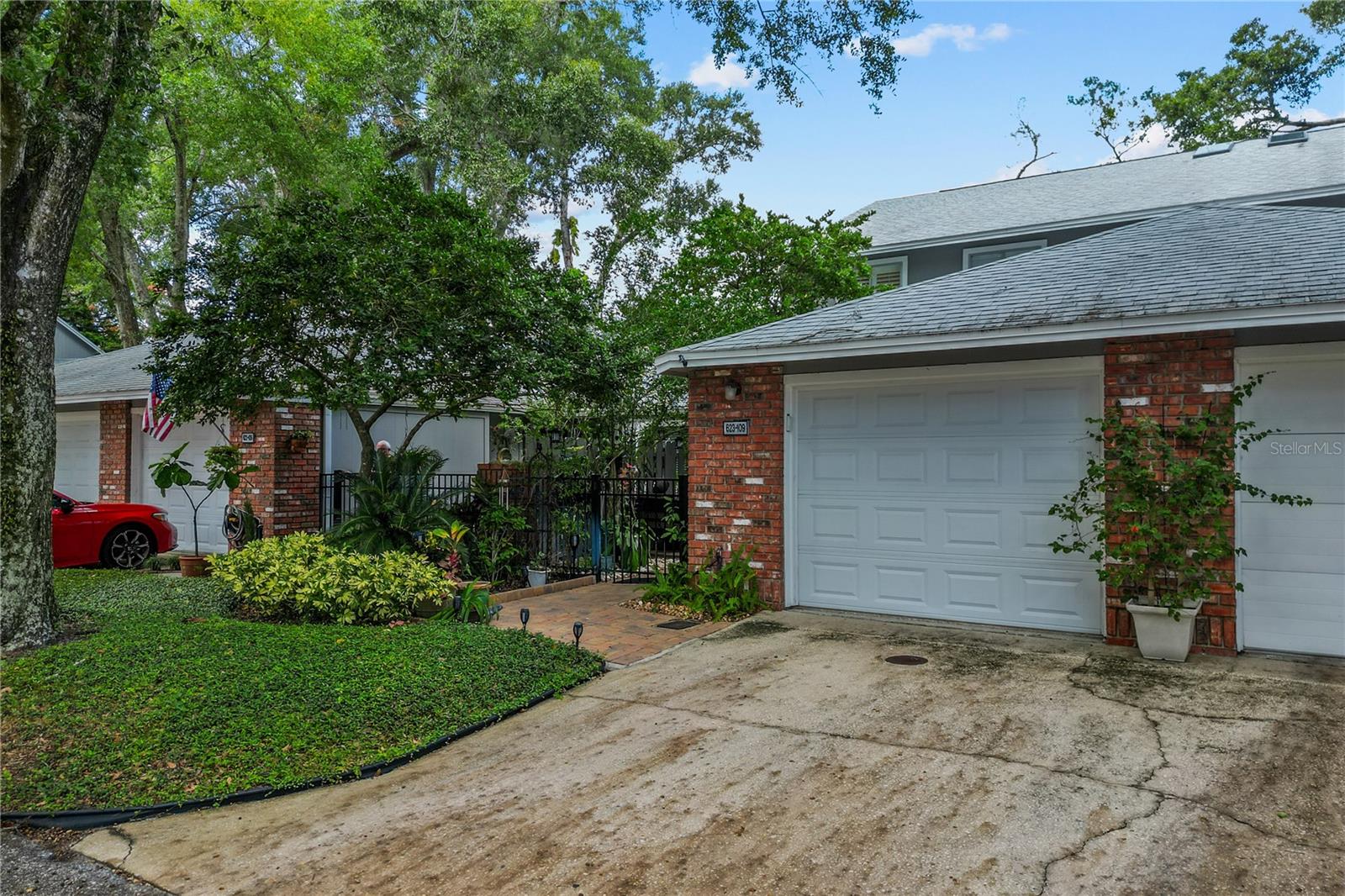 Image 5 of 53 For 623 Red Oak Circle 109