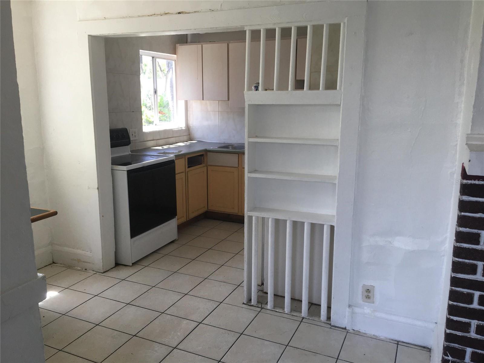 Image 2 of 7 For 124 Daytona Avenue 2