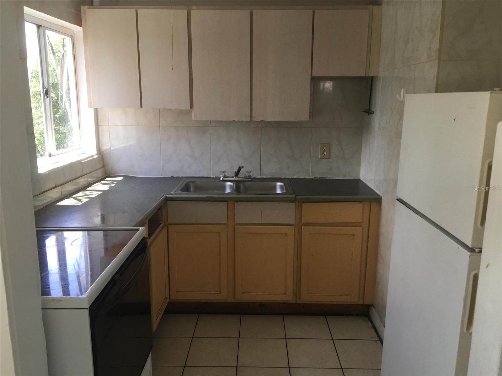 Image 3 of 7 For 124 Daytona Avenue 2