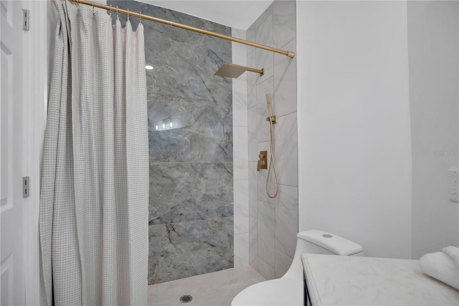 Image 15 of 24 For 2639 Betty Street