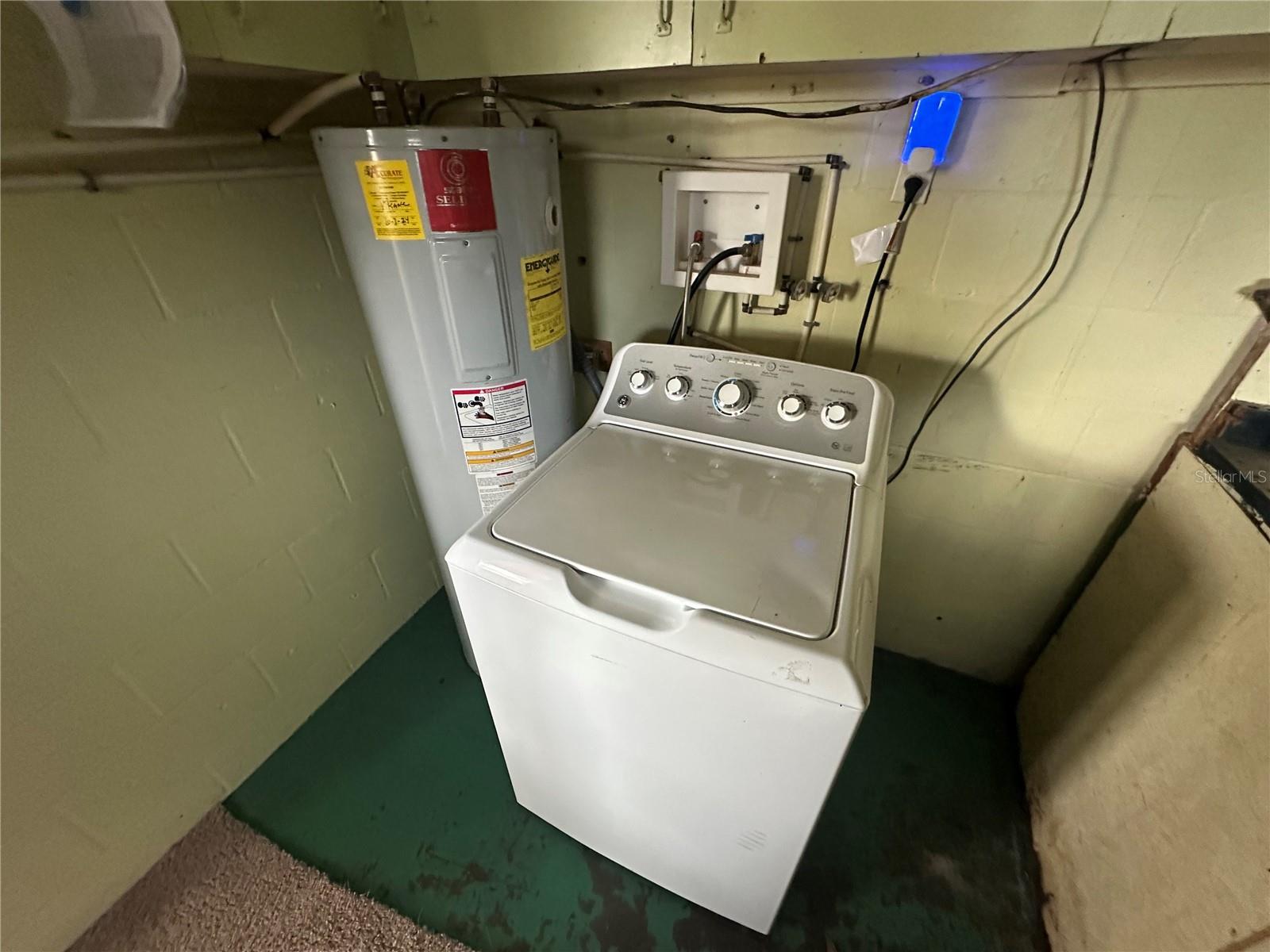 Image 11 of 12 For 918 Gloriosa Avenue