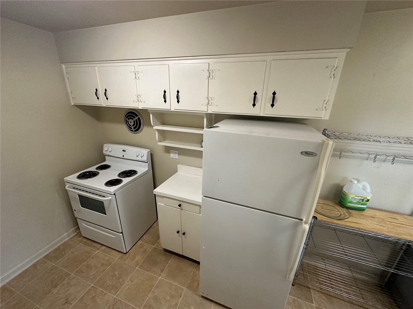 Image 3 of 12 For 918 Gloriosa Avenue