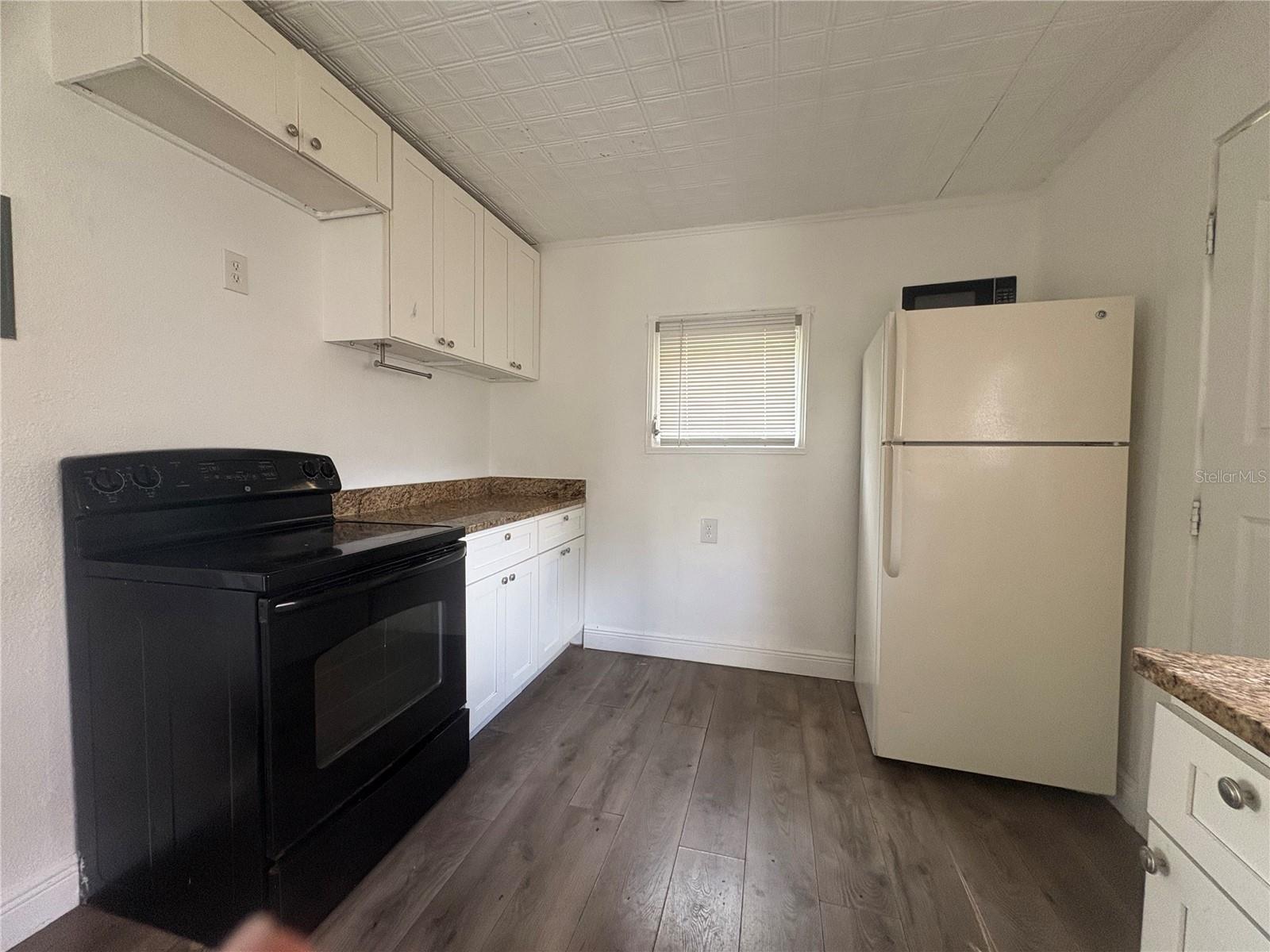 Image 6 of 12 For 121 Kensington Avenue