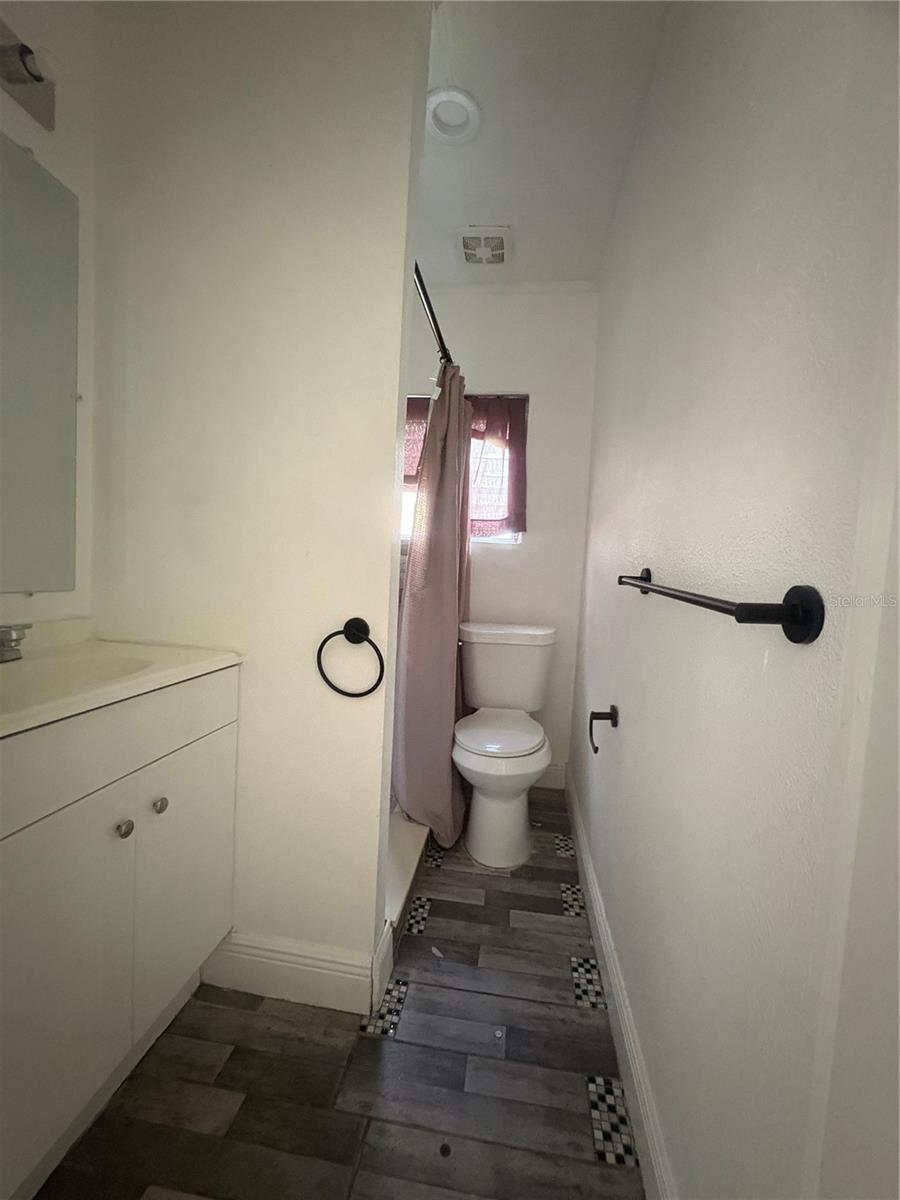 Image 8 of 12 For 121 Kensington Avenue