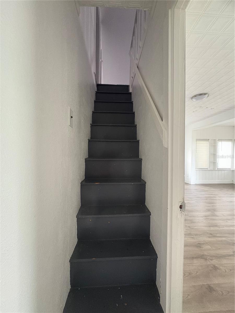 Image 9 of 12 For 121 Kensington Avenue