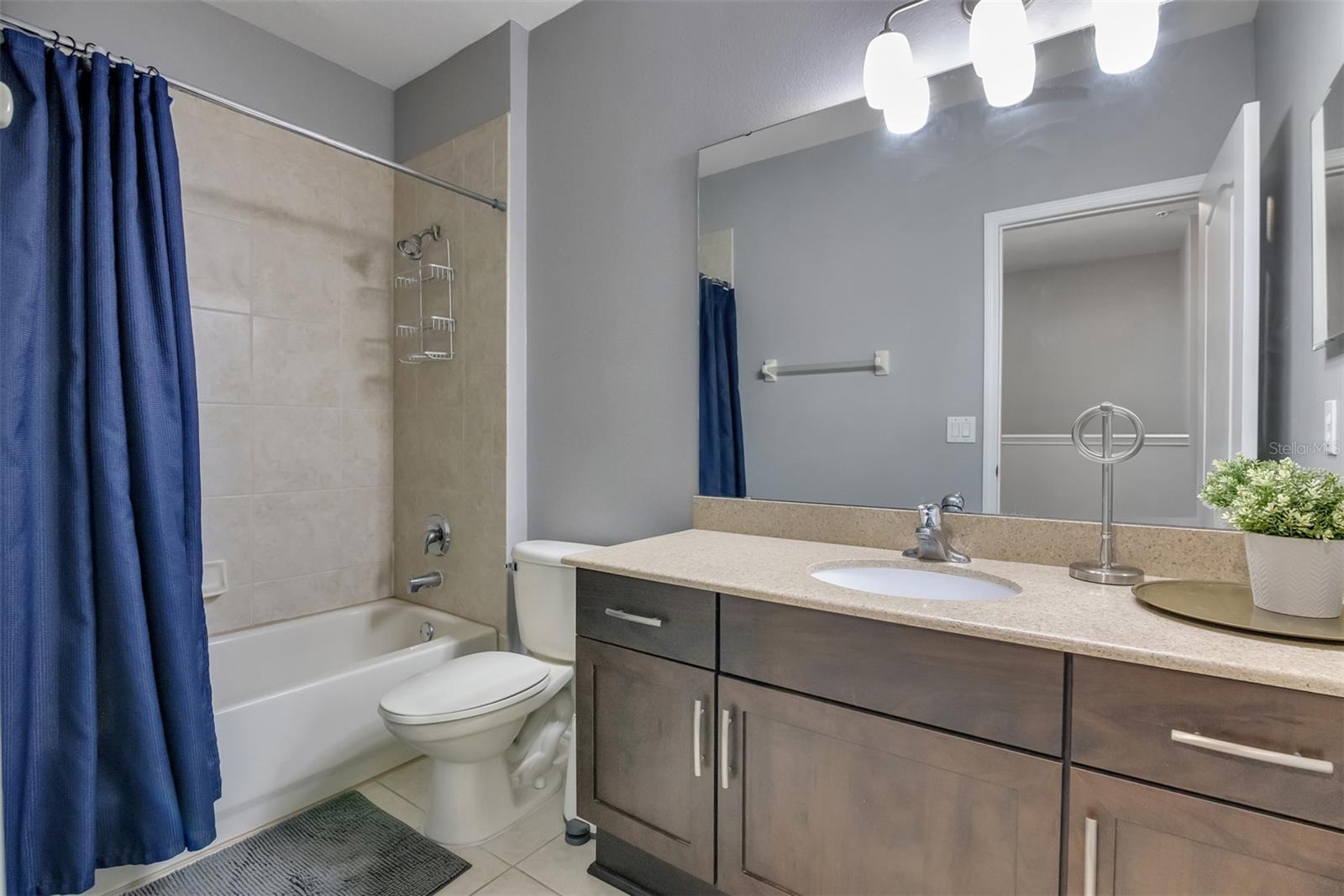 Image 19 of 29 For 6023 Strada Isle Way