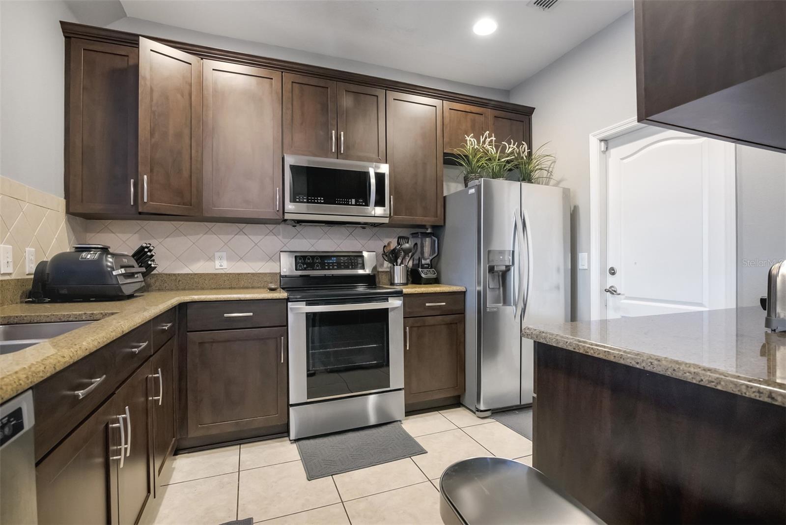 Image 7 of 29 For 6023 Strada Isle Way