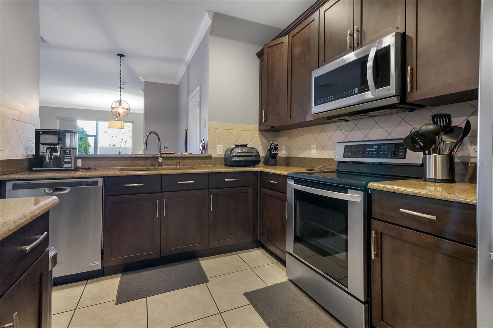 Image 8 of 29 For 6023 Strada Isle Way