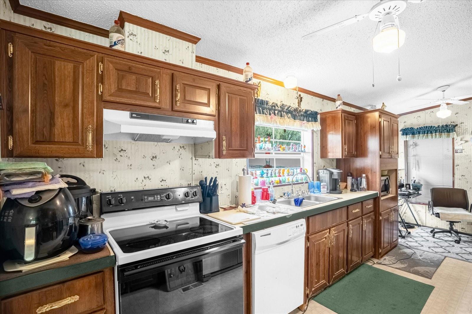 Image 2 of 31 For 8512 Treasure Island Road