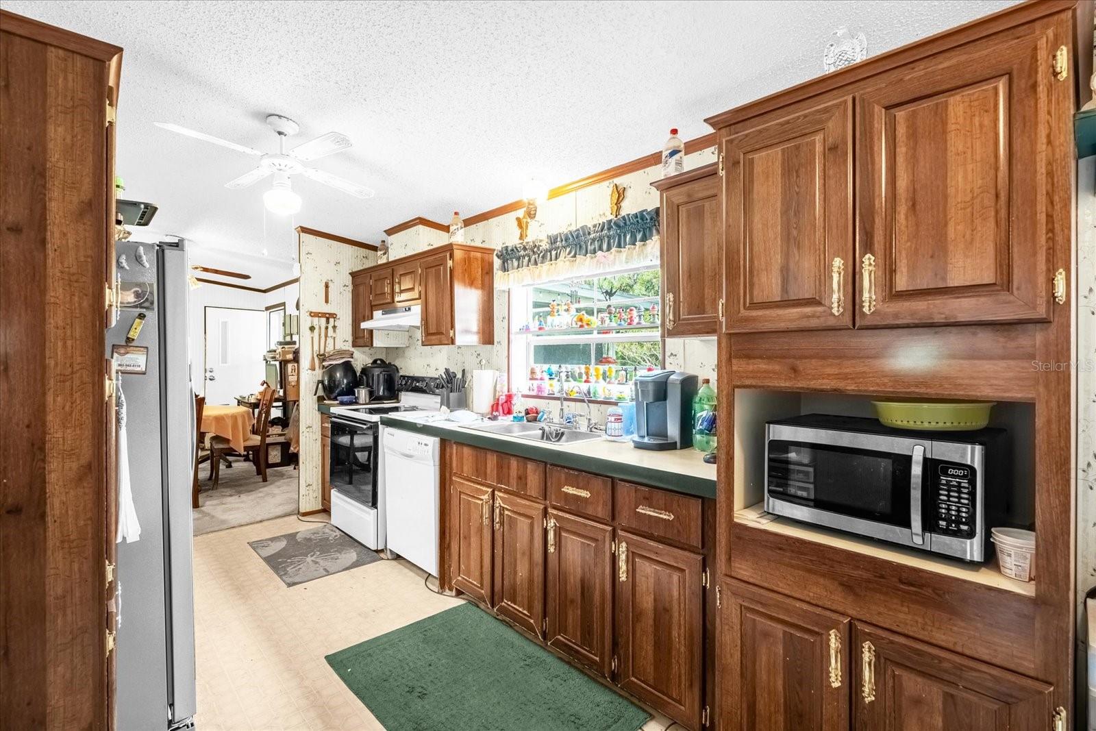 Image 3 of 31 For 8512 Treasure Island Road