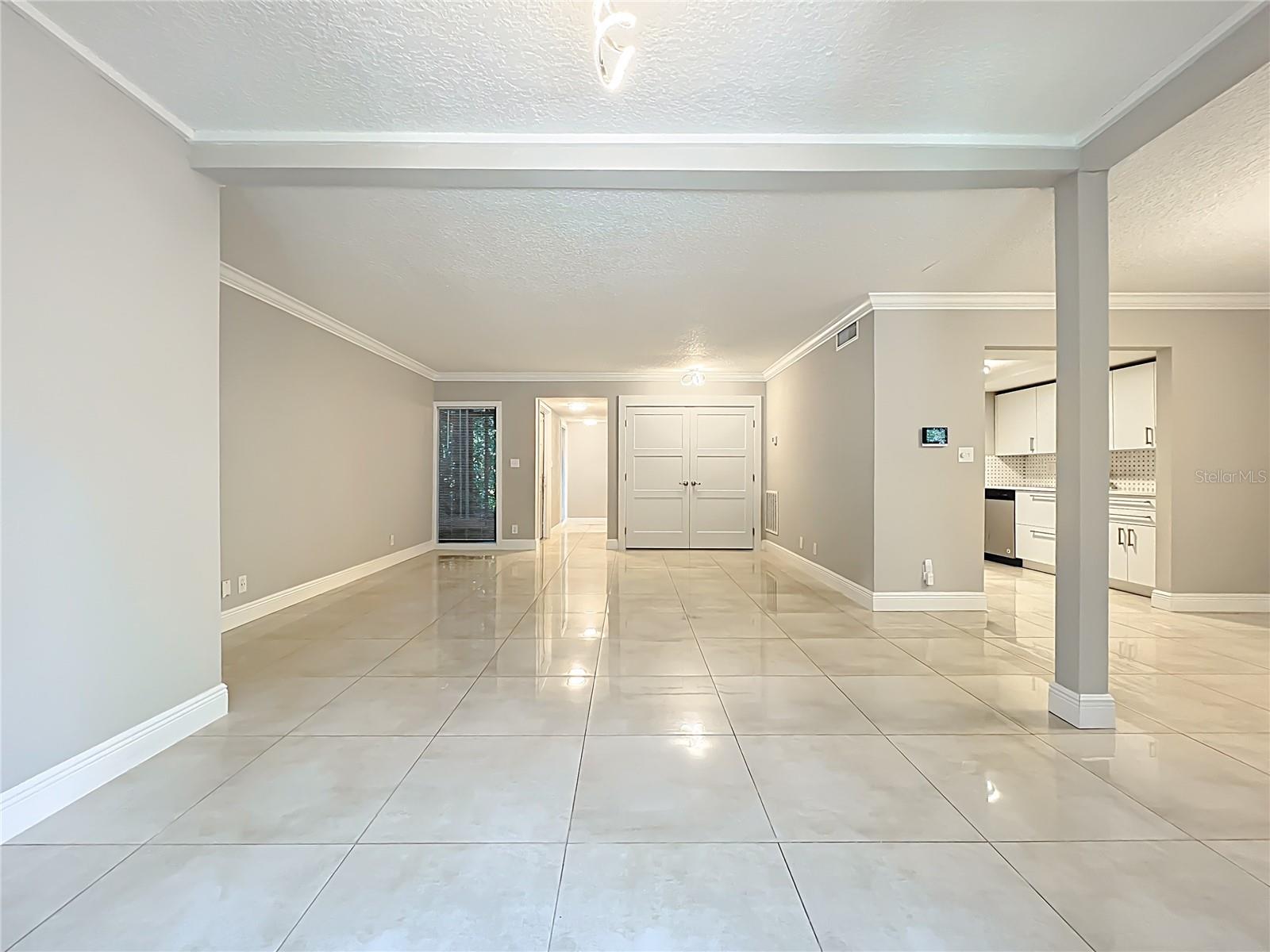 Image 5 of 68 For 117 Crown Oaks Way 117