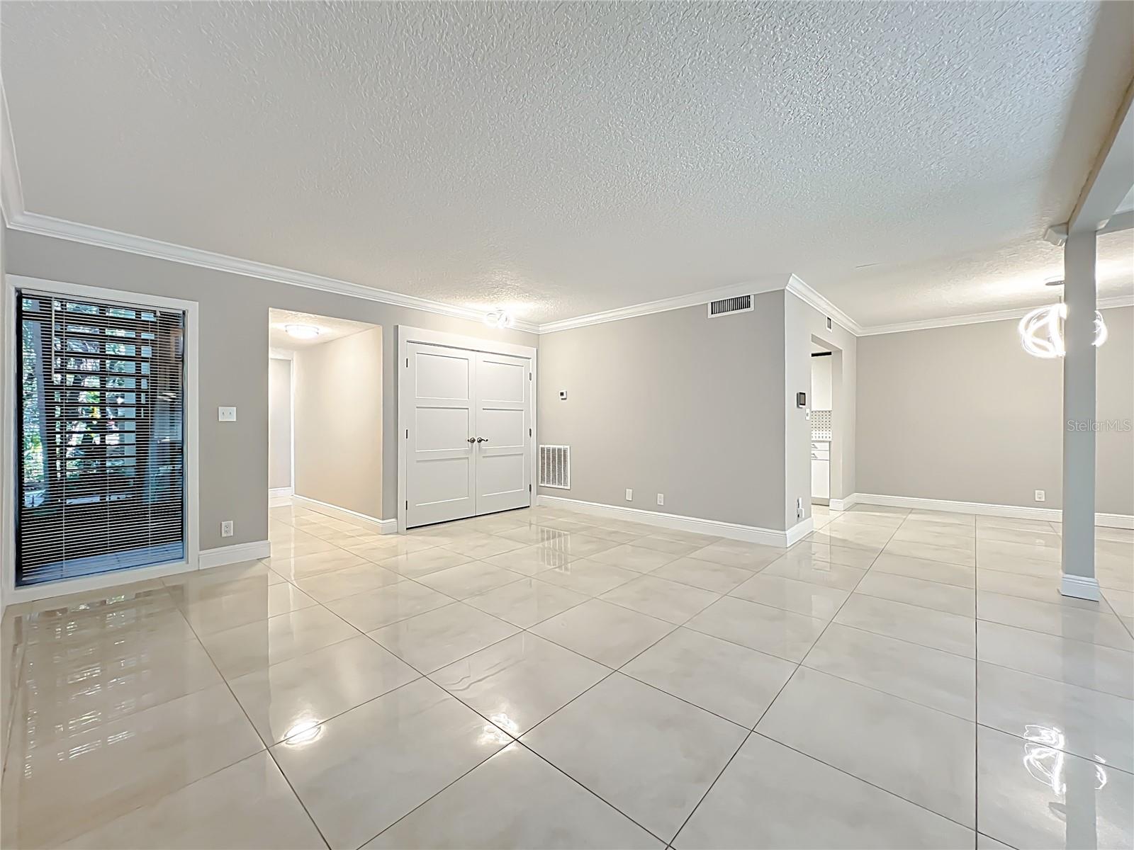 Image 6 of 68 For 117 Crown Oaks Way 117