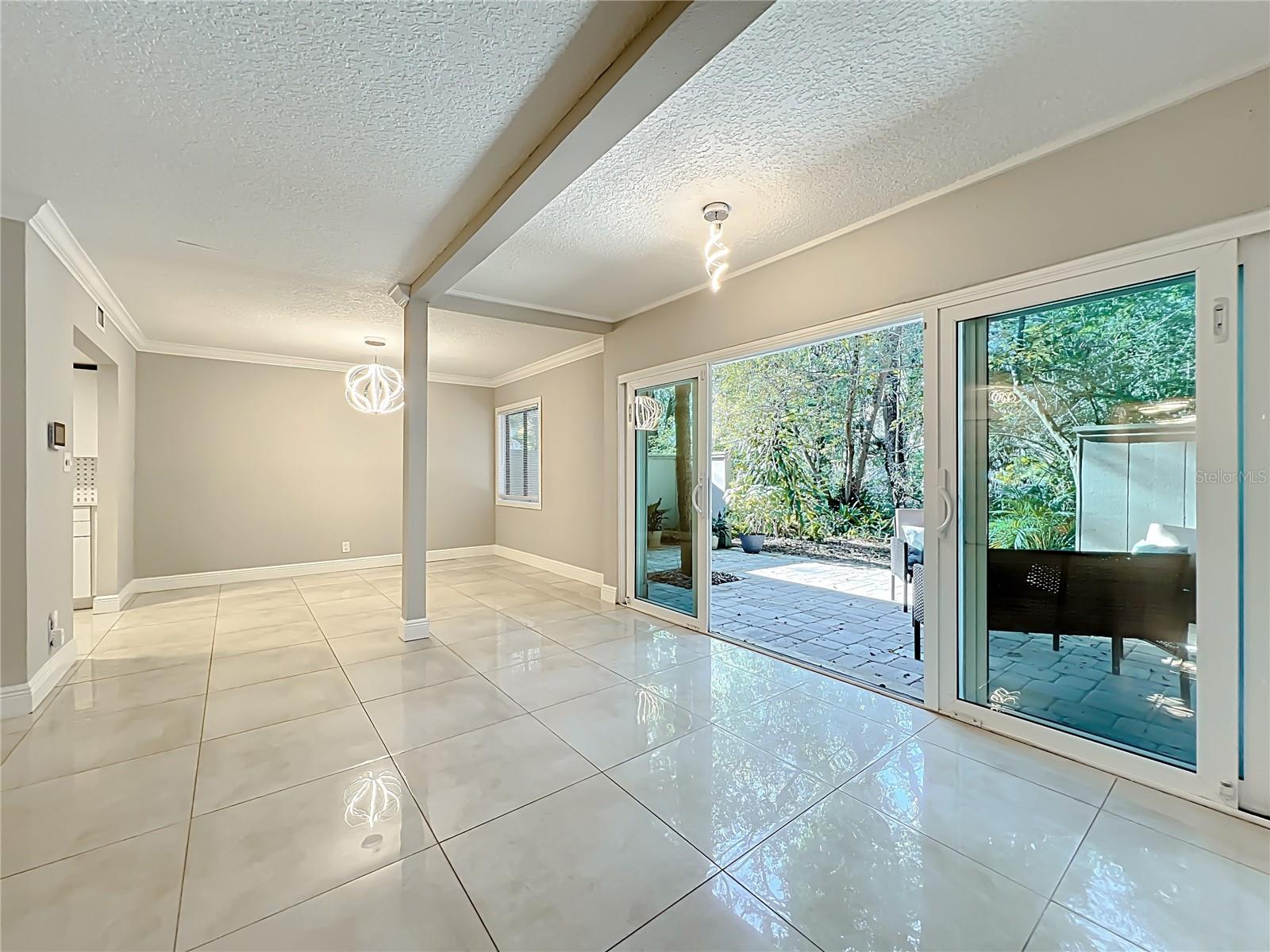 Image 8 of 68 For 117 Crown Oaks Way 117