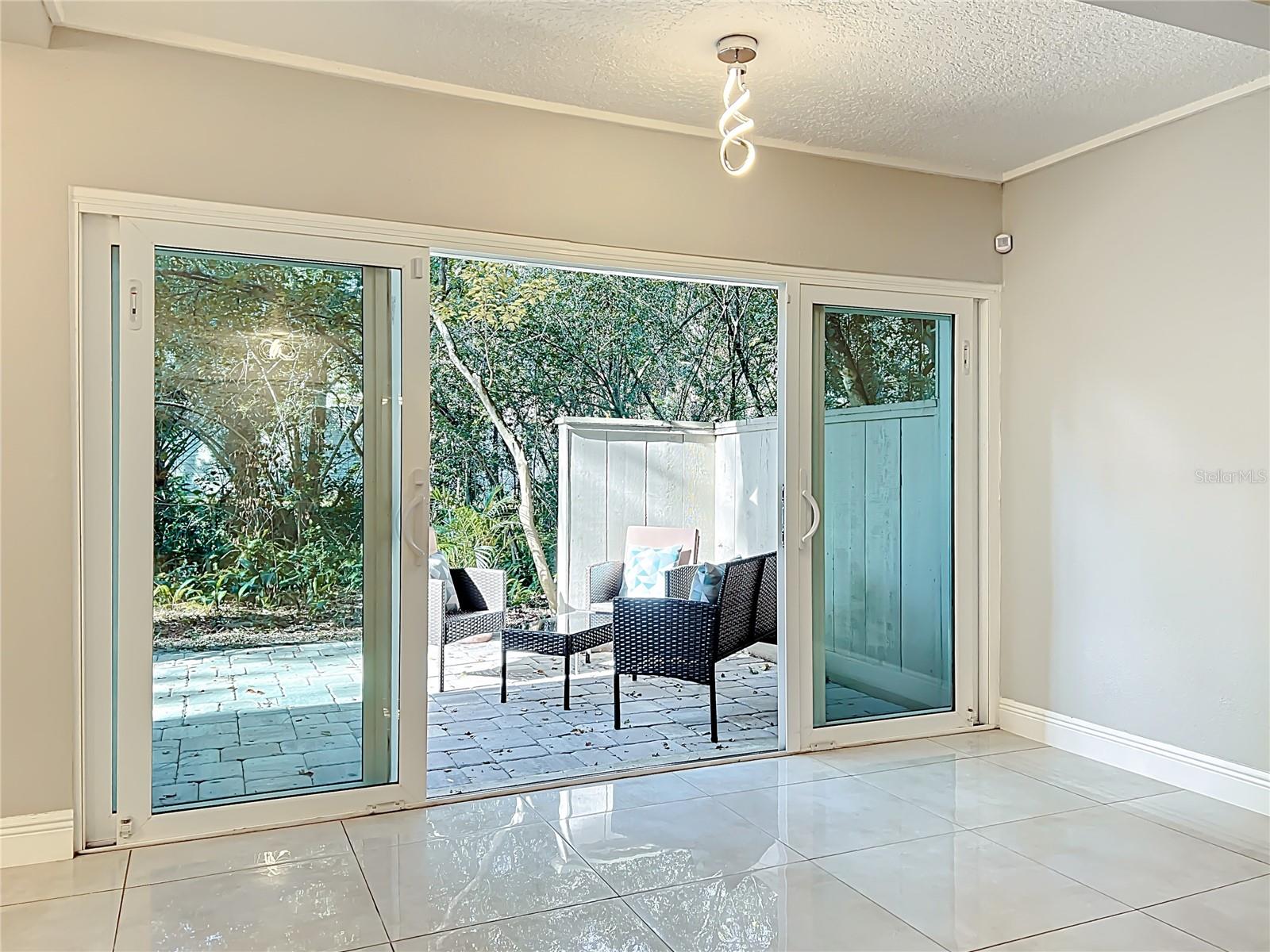 Image 9 of 68 For 117 Crown Oaks Way 117