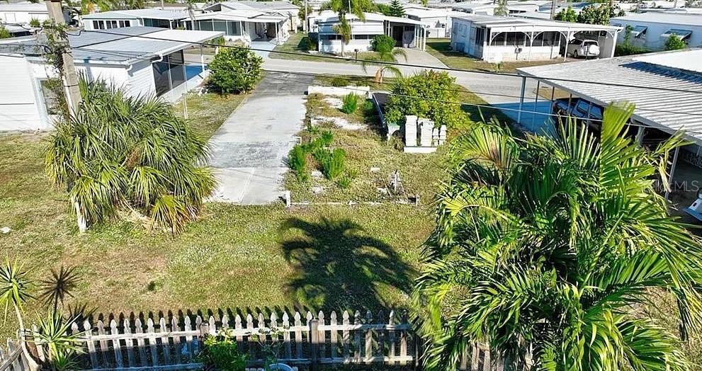 Image 5 of 23 For 216 Captains Walk