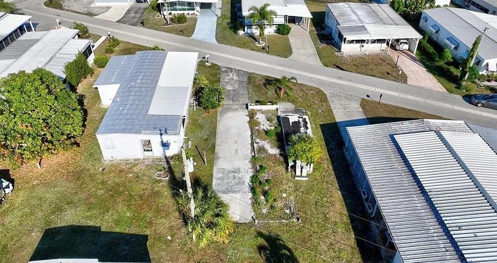 Image 7 of 23 For 216 Captains Walk