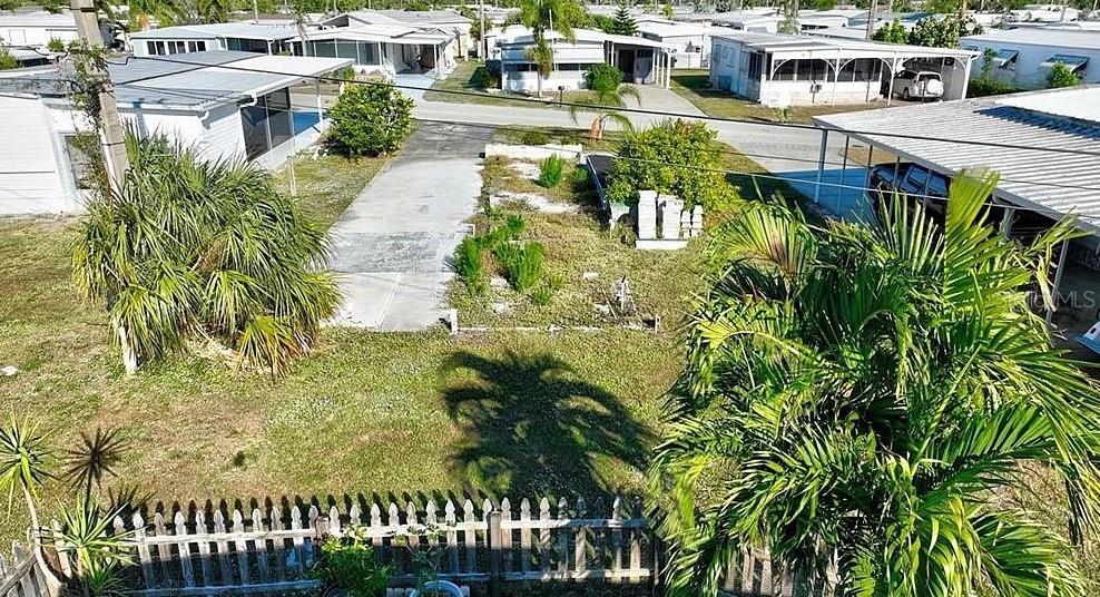 Image 8 of 23 For 216 Captains Walk