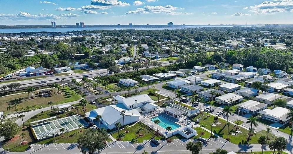 Image 9 of 23 For 216 Captains Walk