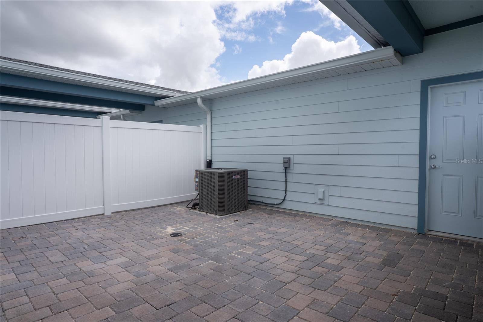 Image 16 of 17 For 4580 Maple Waltz Alley