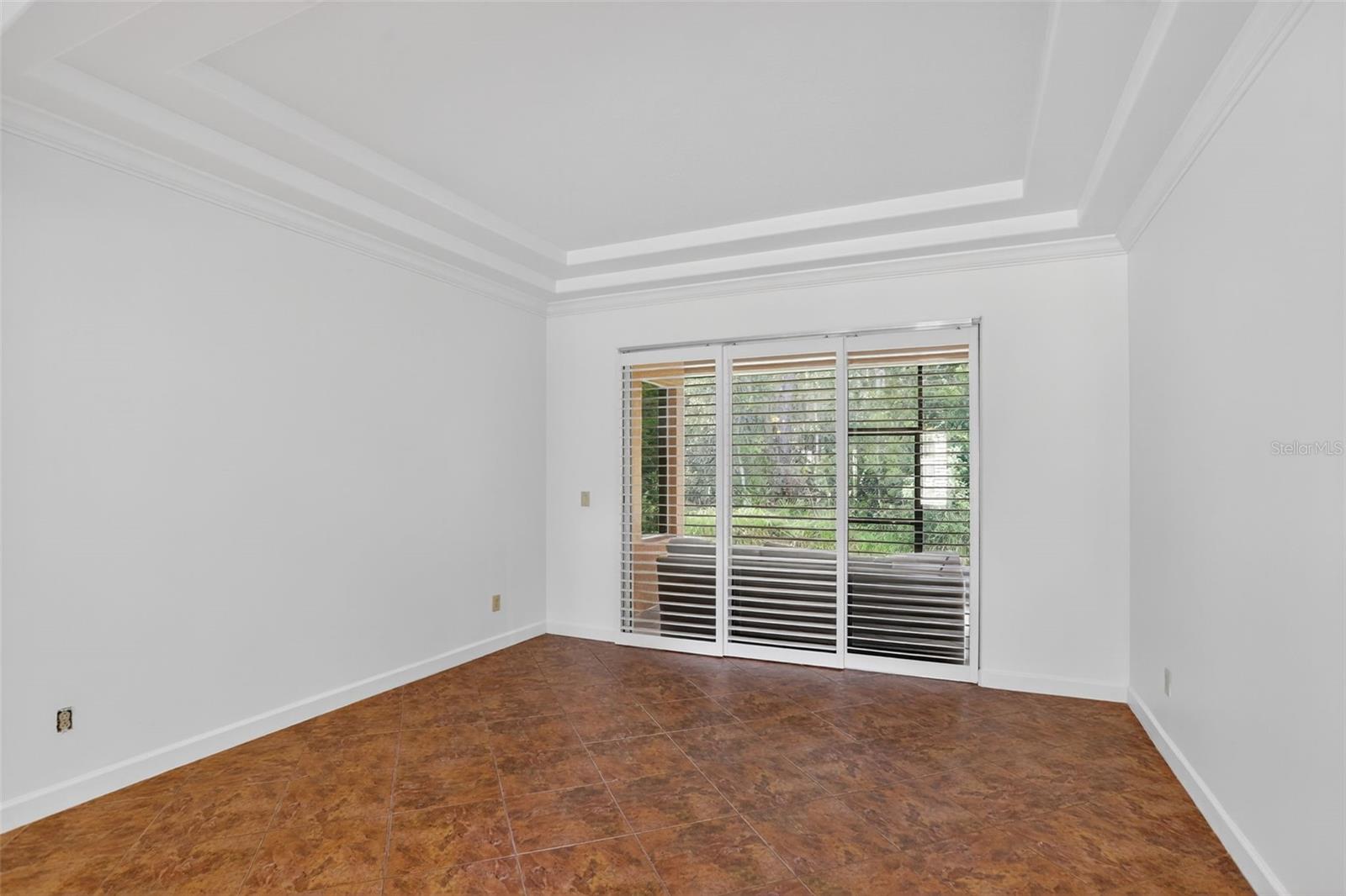 Image 10 of 87 For 2724 Northampton Avenue