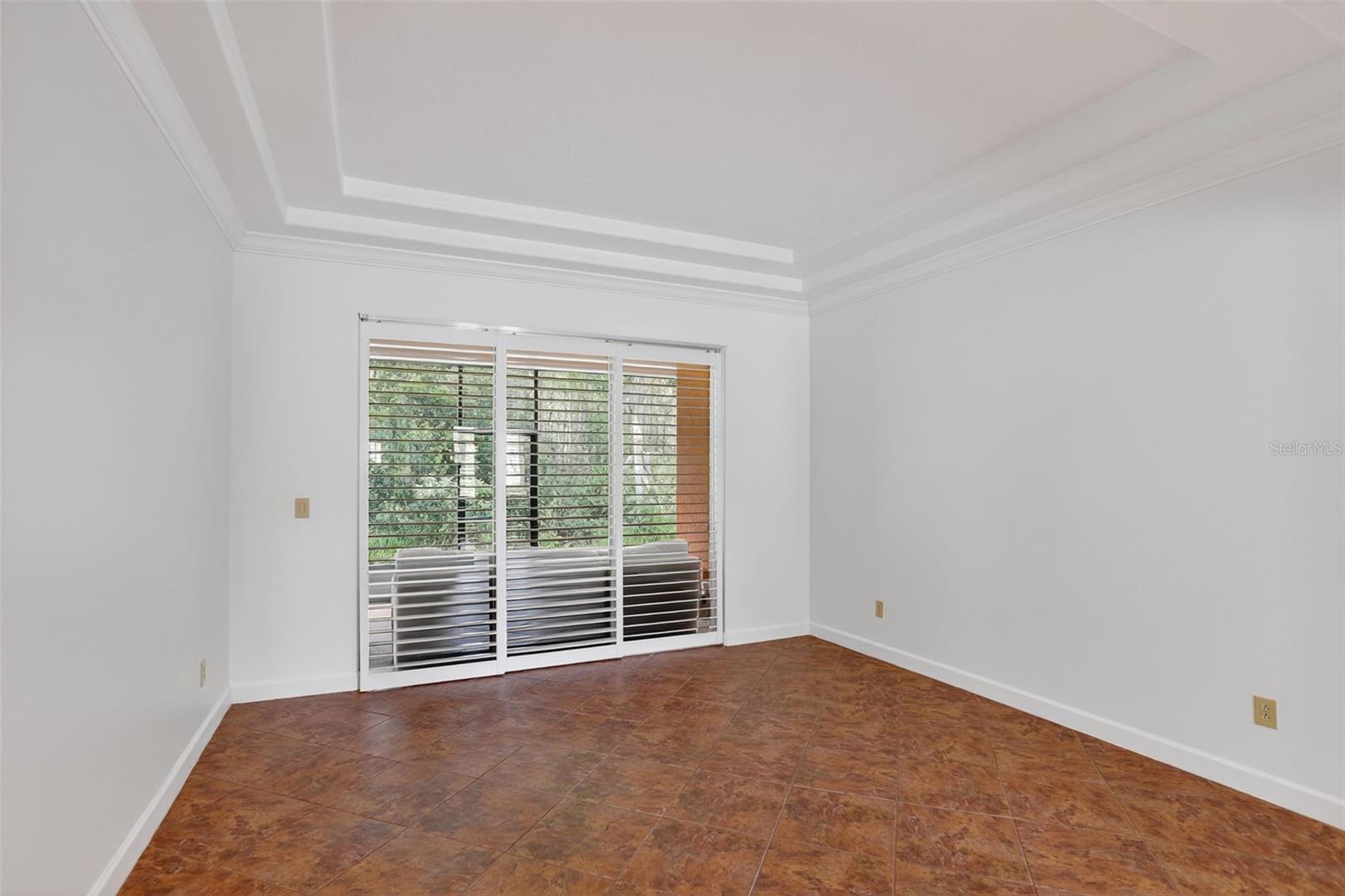 Image 11 of 87 For 2724 Northampton Avenue