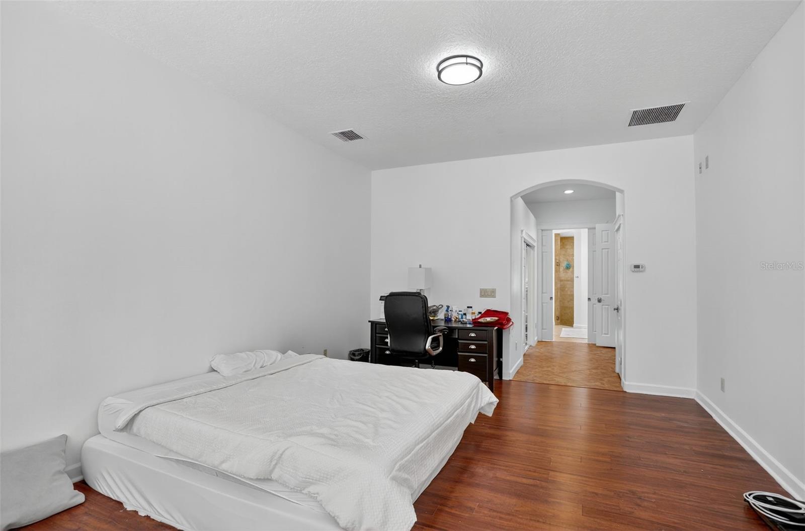 Image 16 of 87 For 2724 Northampton Avenue