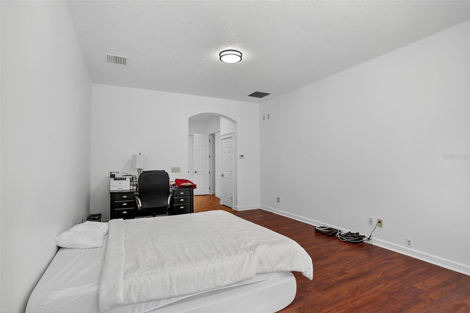 Image 17 of 87 For 2724 Northampton Avenue