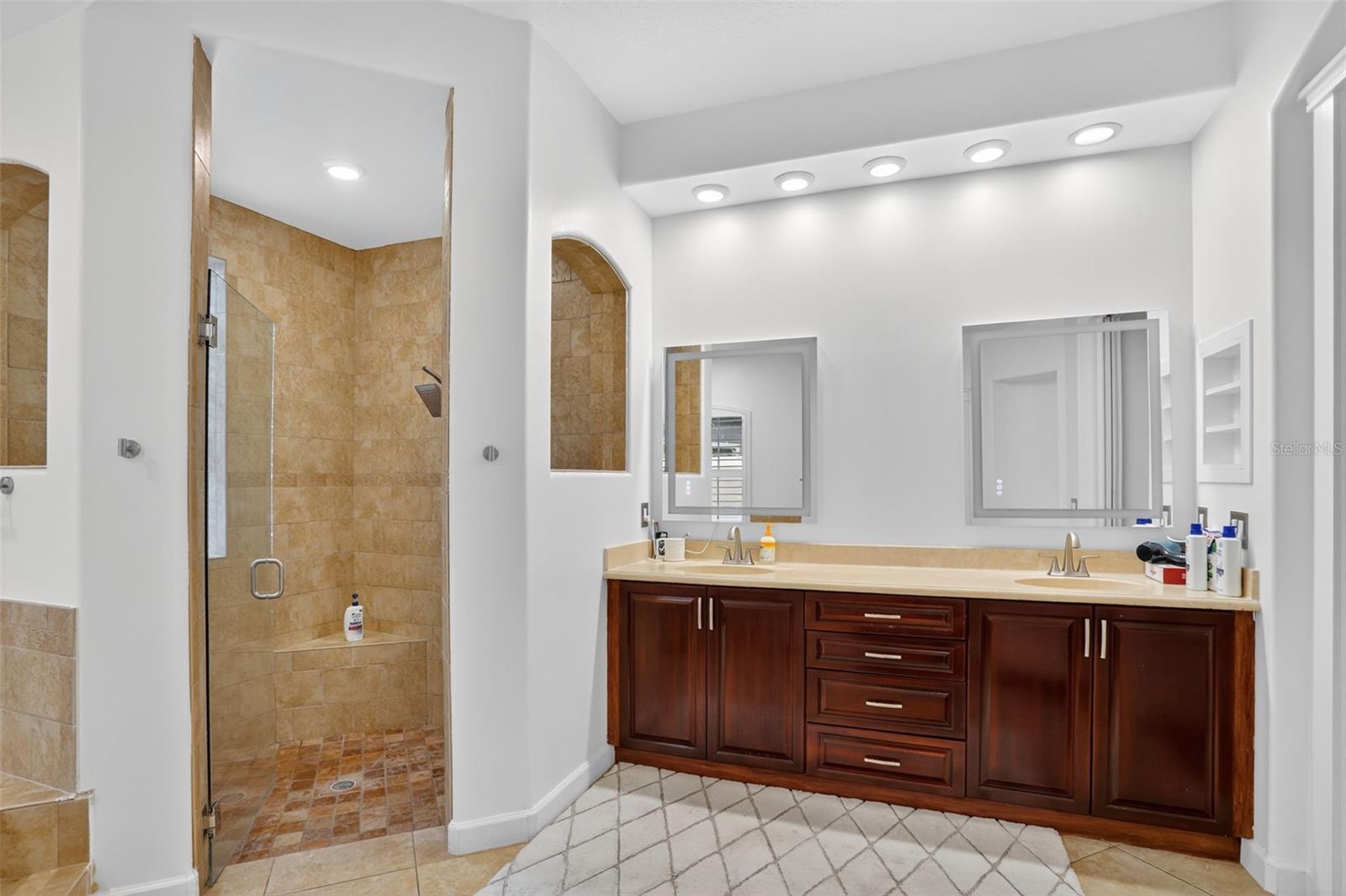 Image 19 of 87 For 2724 Northampton Avenue