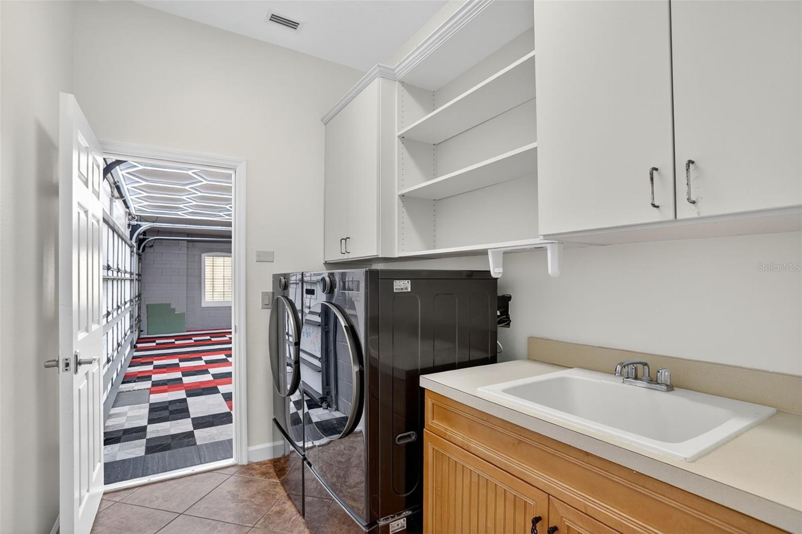 Image 20 of 87 For 2724 Northampton Avenue