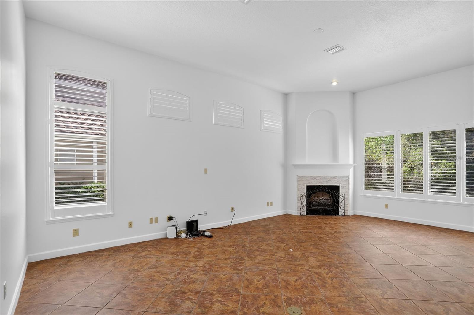 Image 28 of 87 For 2724 Northampton Avenue