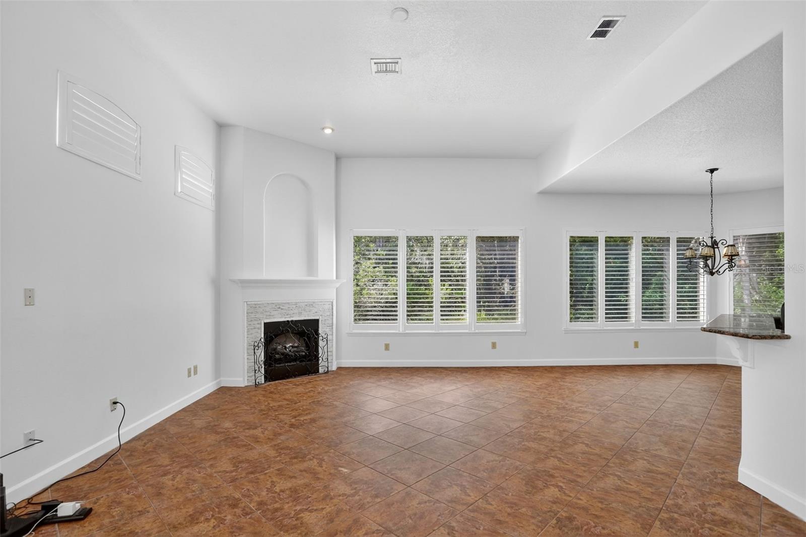 Image 29 of 87 For 2724 Northampton Avenue