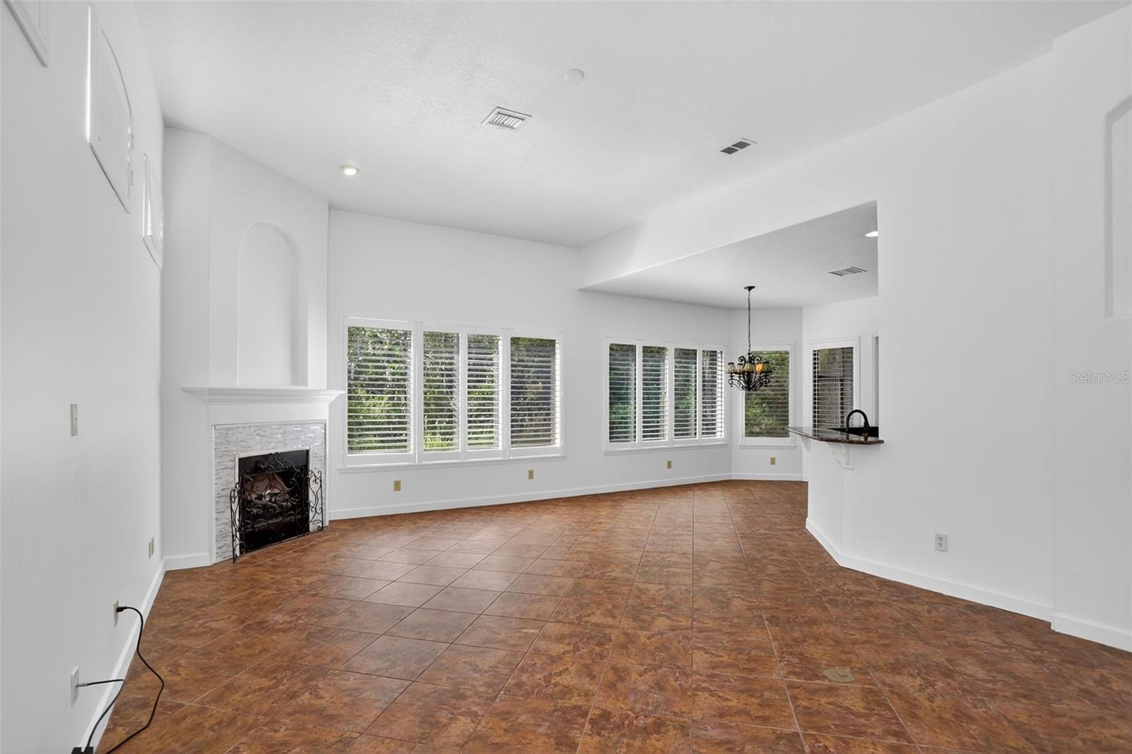 Image 30 of 87 For 2724 Northampton Avenue