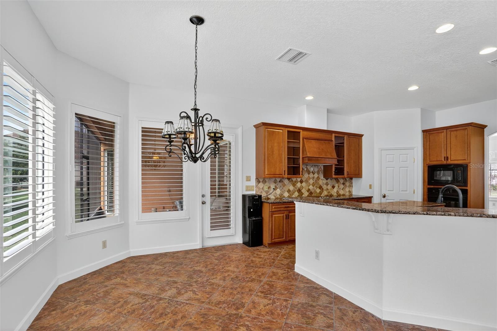 Image 32 of 87 For 2724 Northampton Avenue