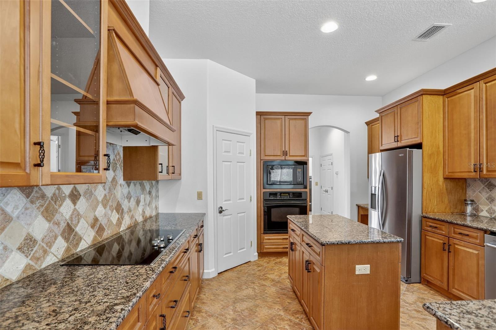 Image 34 of 87 For 2724 Northampton Avenue