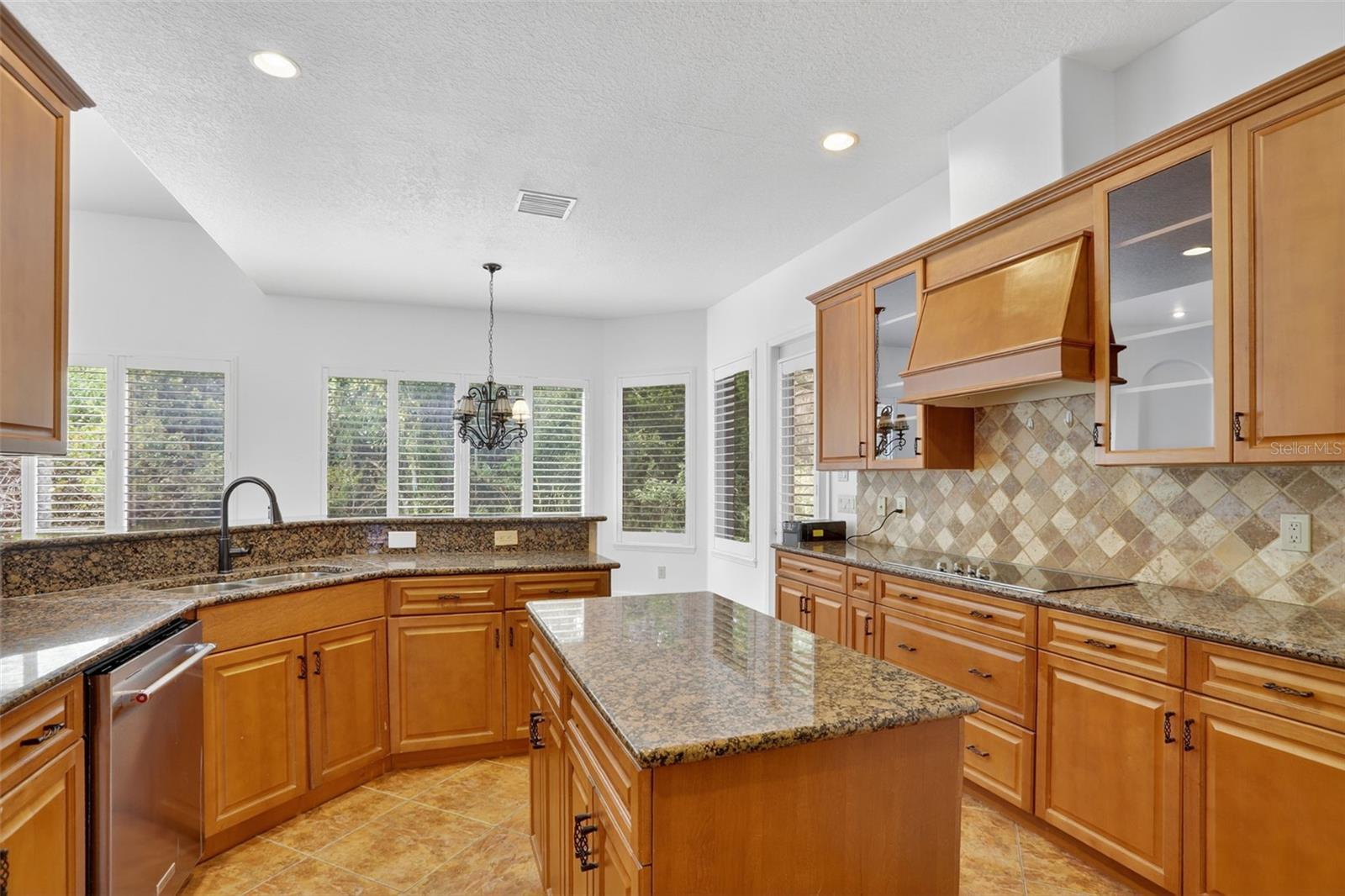 Image 35 of 87 For 2724 Northampton Avenue