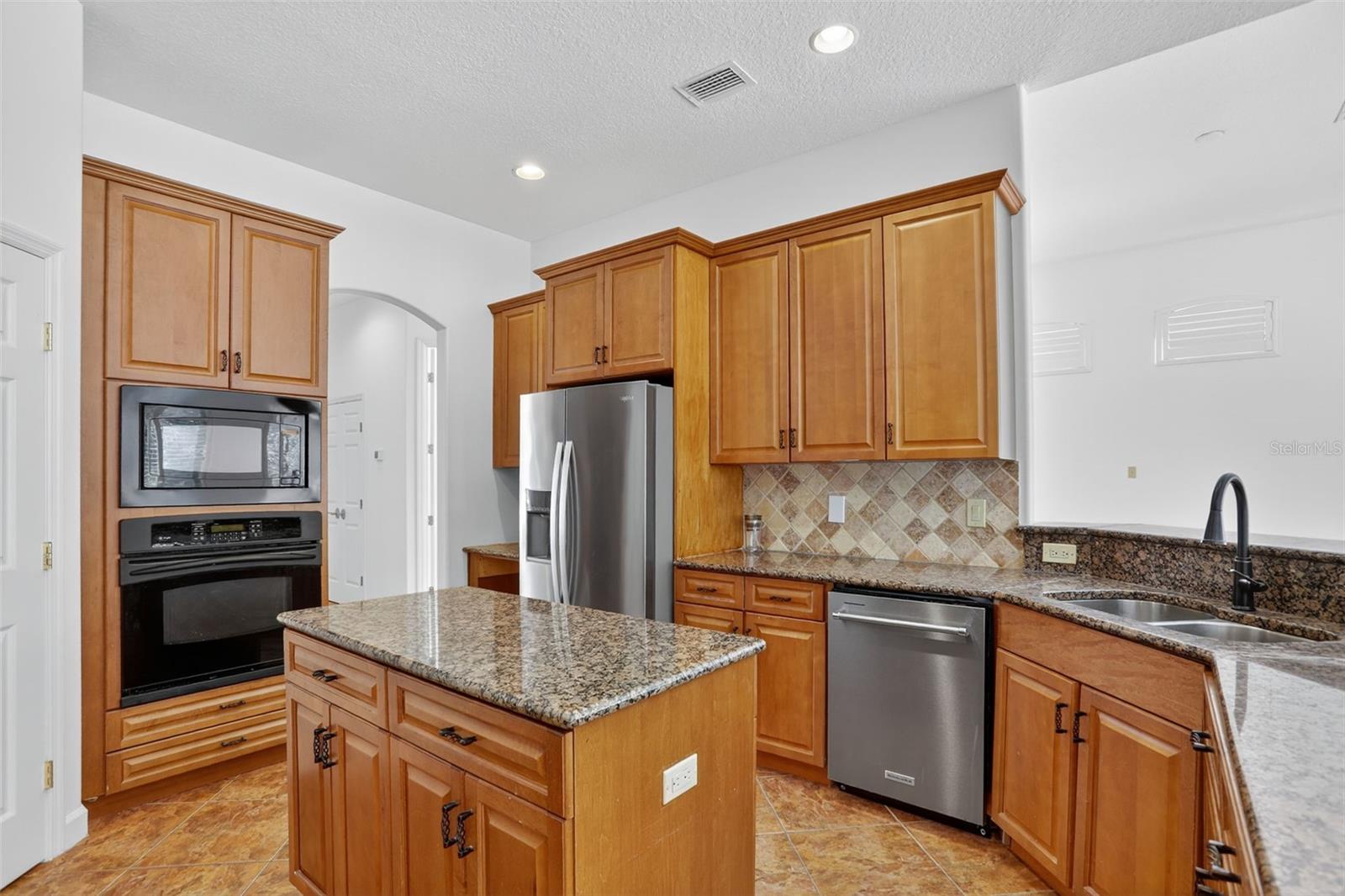 Image 36 of 87 For 2724 Northampton Avenue