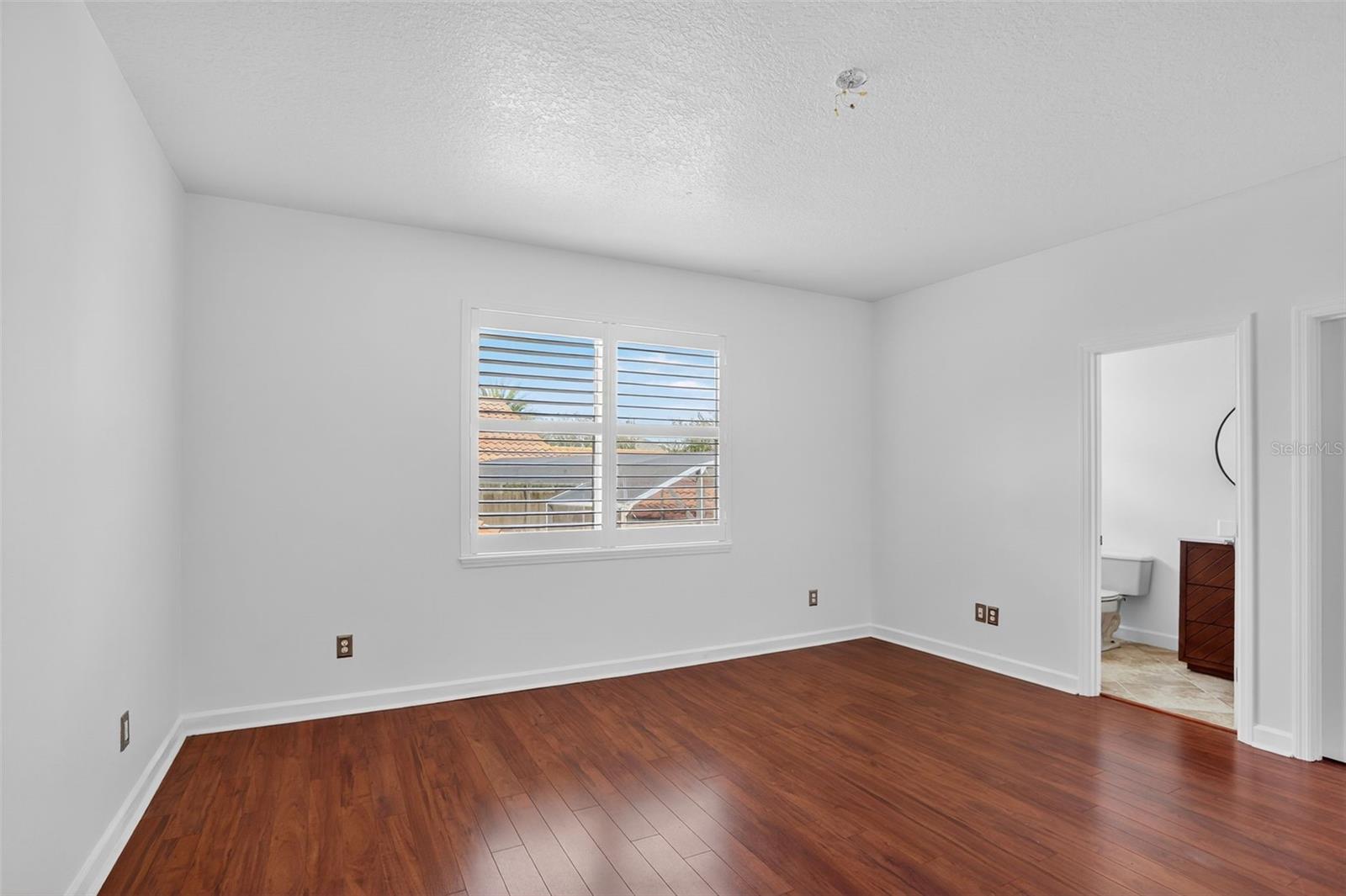 Image 39 of 87 For 2724 Northampton Avenue