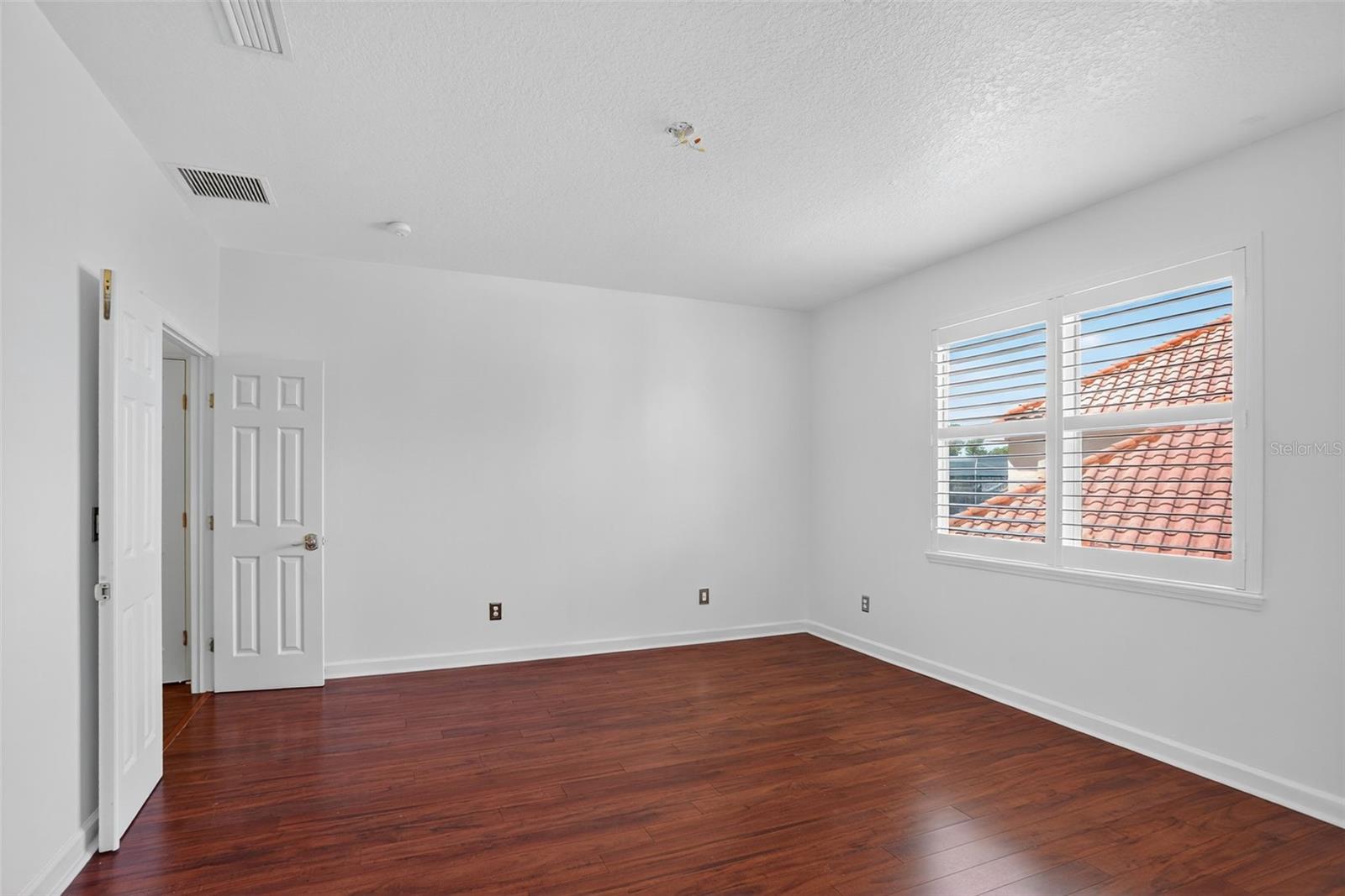 Image 41 of 87 For 2724 Northampton Avenue