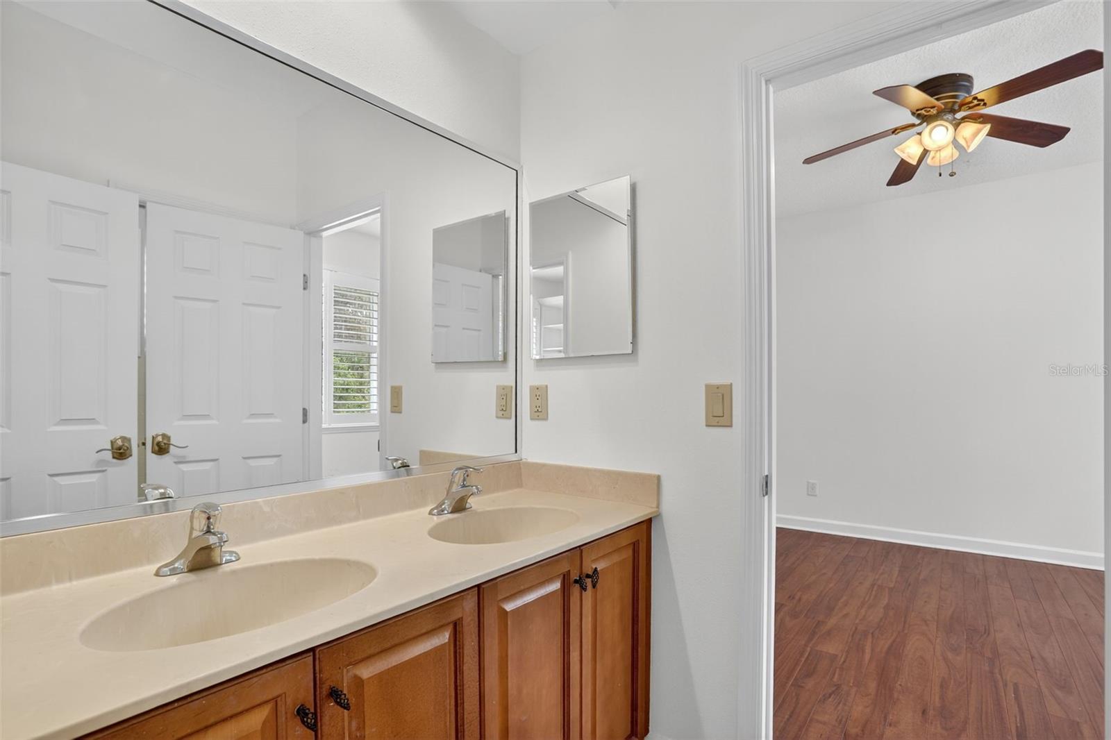 Image 46 of 87 For 2724 Northampton Avenue