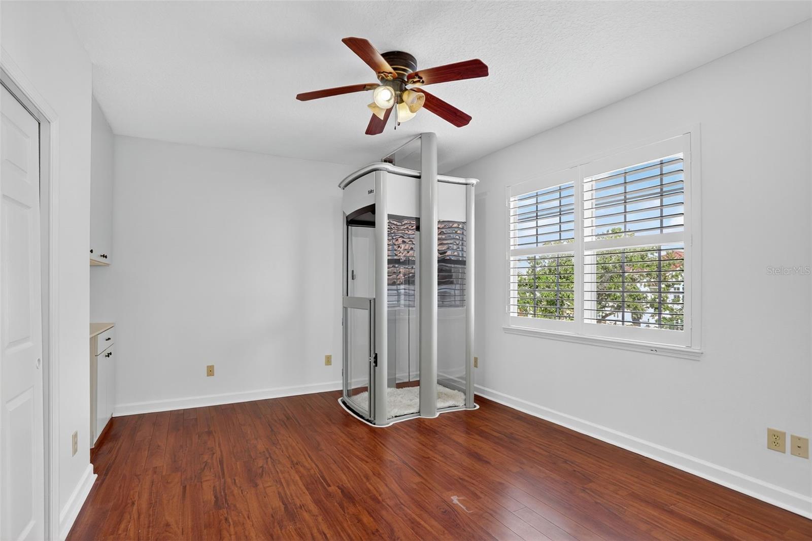 Image 54 of 87 For 2724 Northampton Avenue