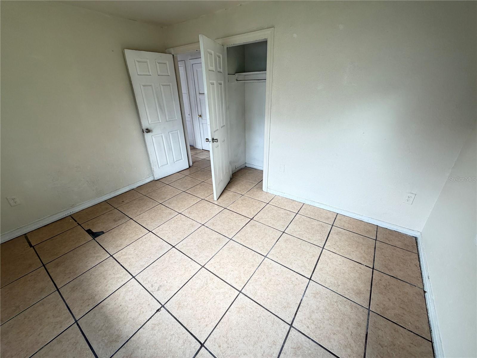 Image 11 of 14 For 353 Pearlwood Street