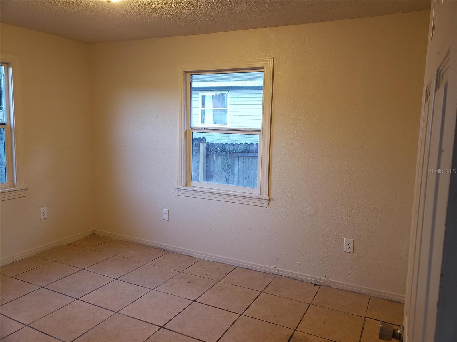 Image 6 of 10 For 353 Pearlwood Street