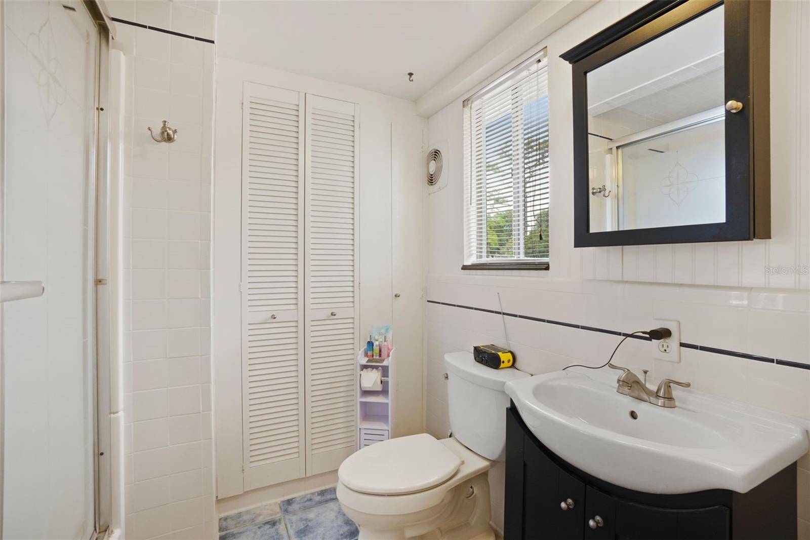 Image 17 of 34 For 851 Wayman Street