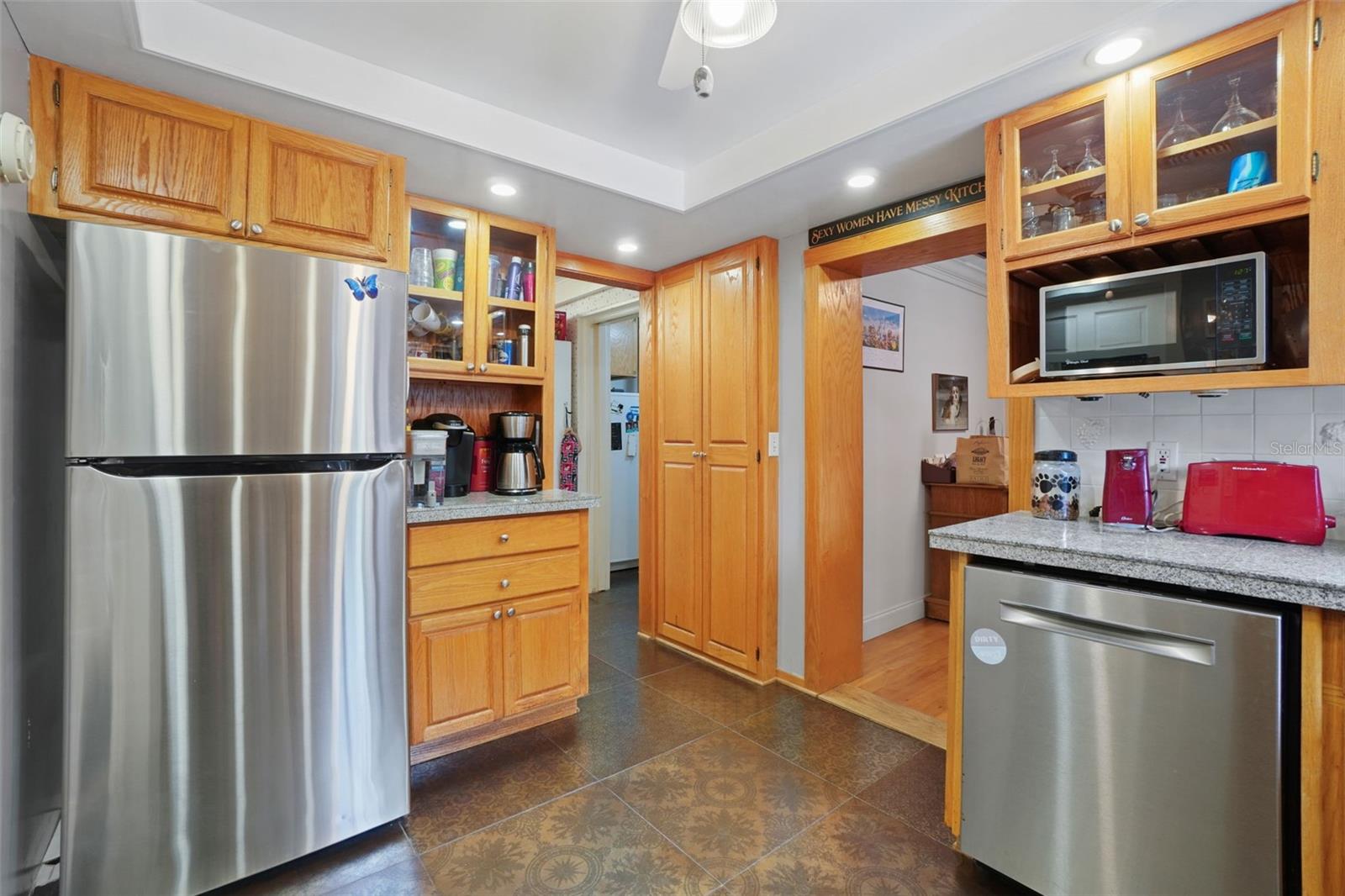 Image 18 of 34 For 851 Wayman Street