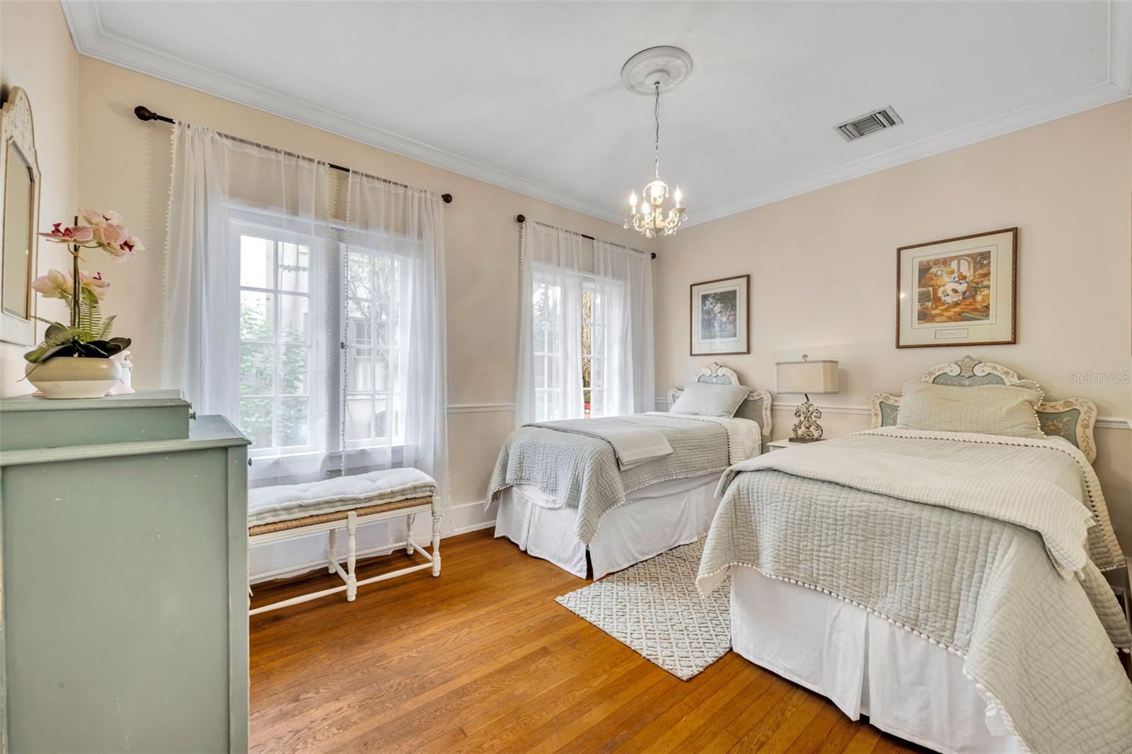 Image 15 of 50 For 1230 Golden Lane